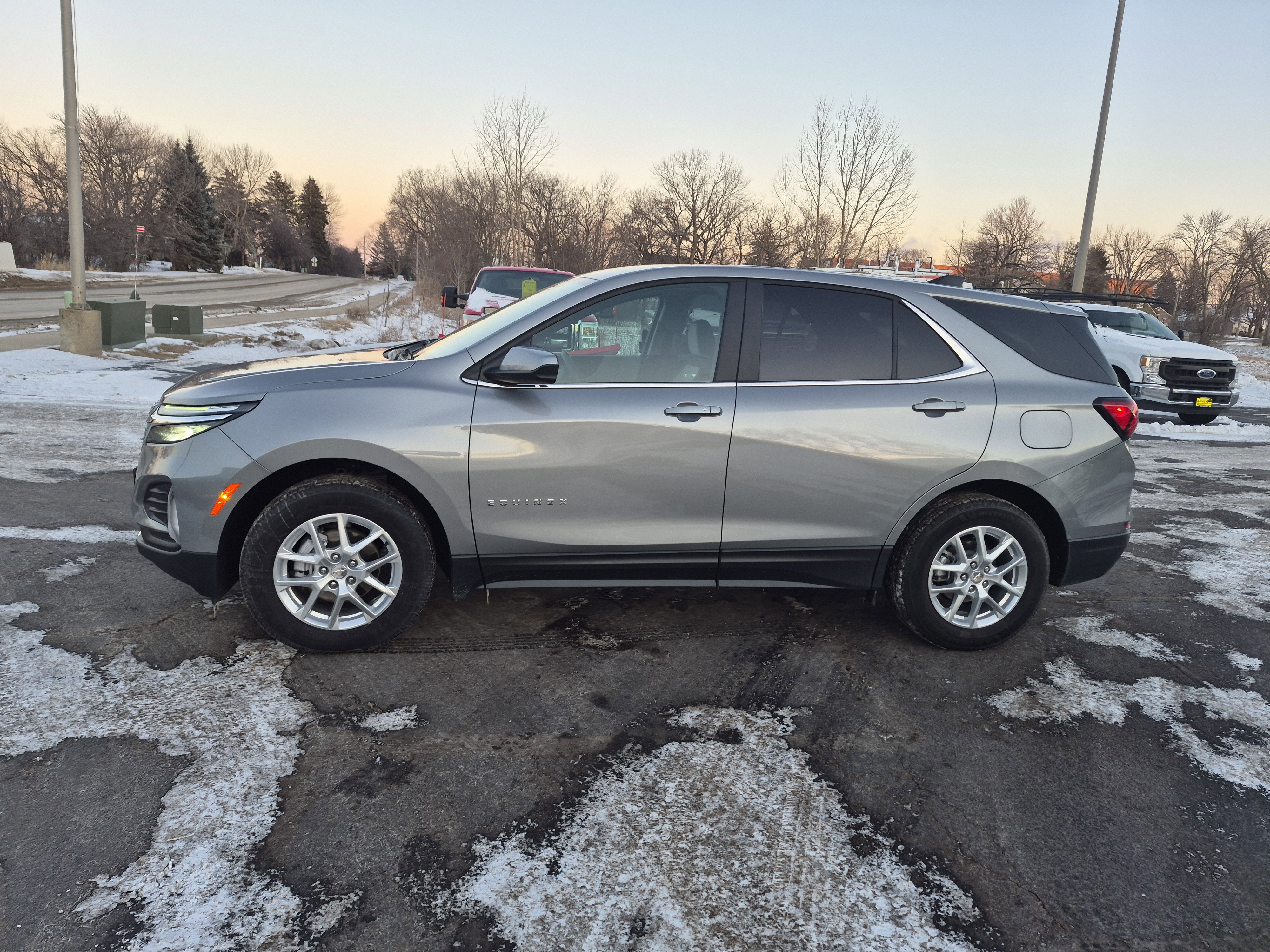 Used 2024 Chevrolet Equinox LT w/ LPO, Floor Liner Package image 5