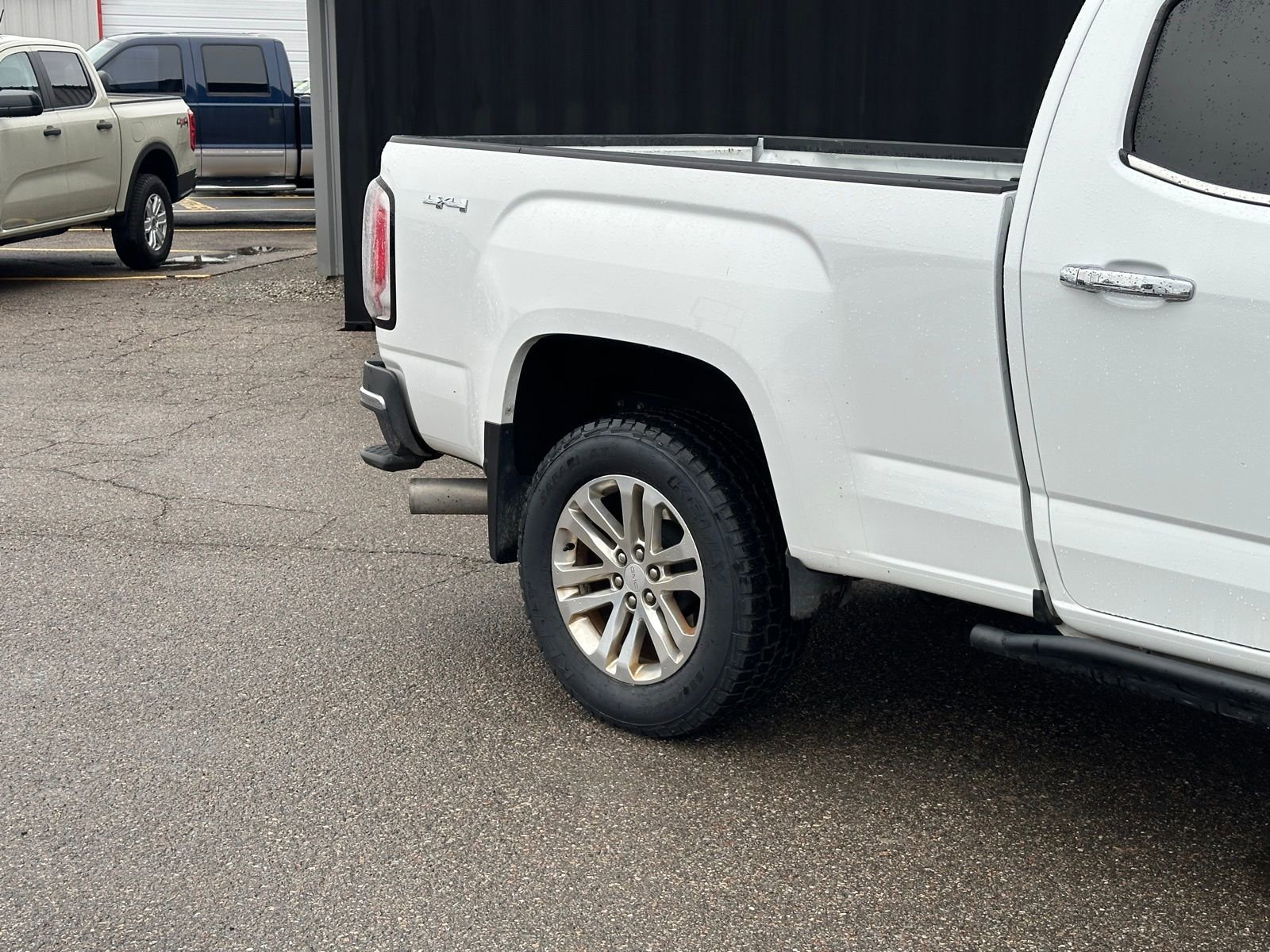 Used 2019 GMC Canyon SLT w/ Driver Alert Package image 4