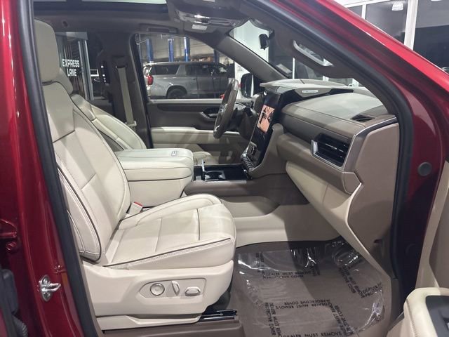 Used 2025 GMC Yukon XL Denali w/ Denali Reserve Package AWD/4WD image 43