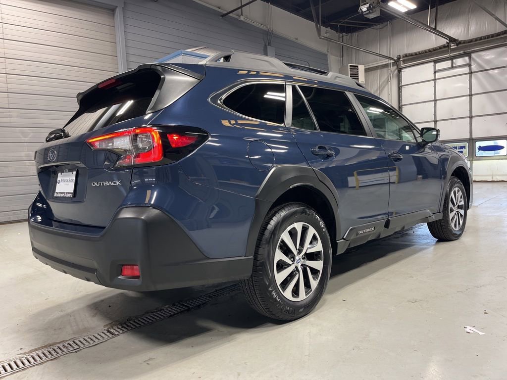 Certified 2025 Subaru Outback Premium image 8