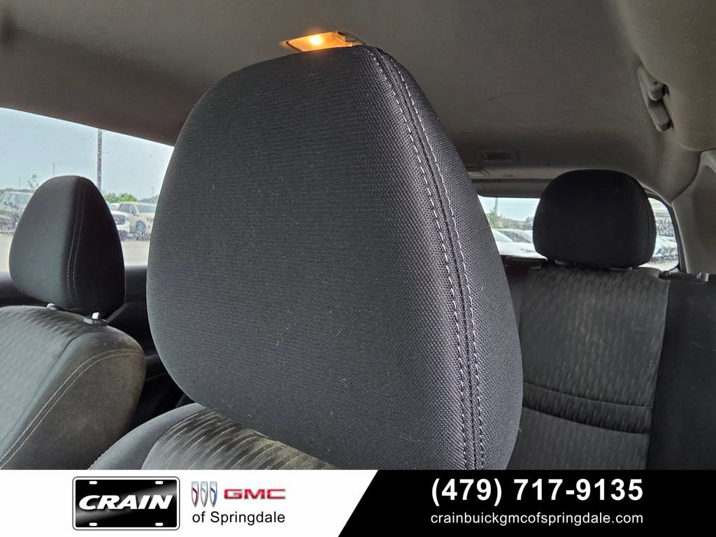 Used 2017 Nissan Rogue SV AWD/4WD image 19