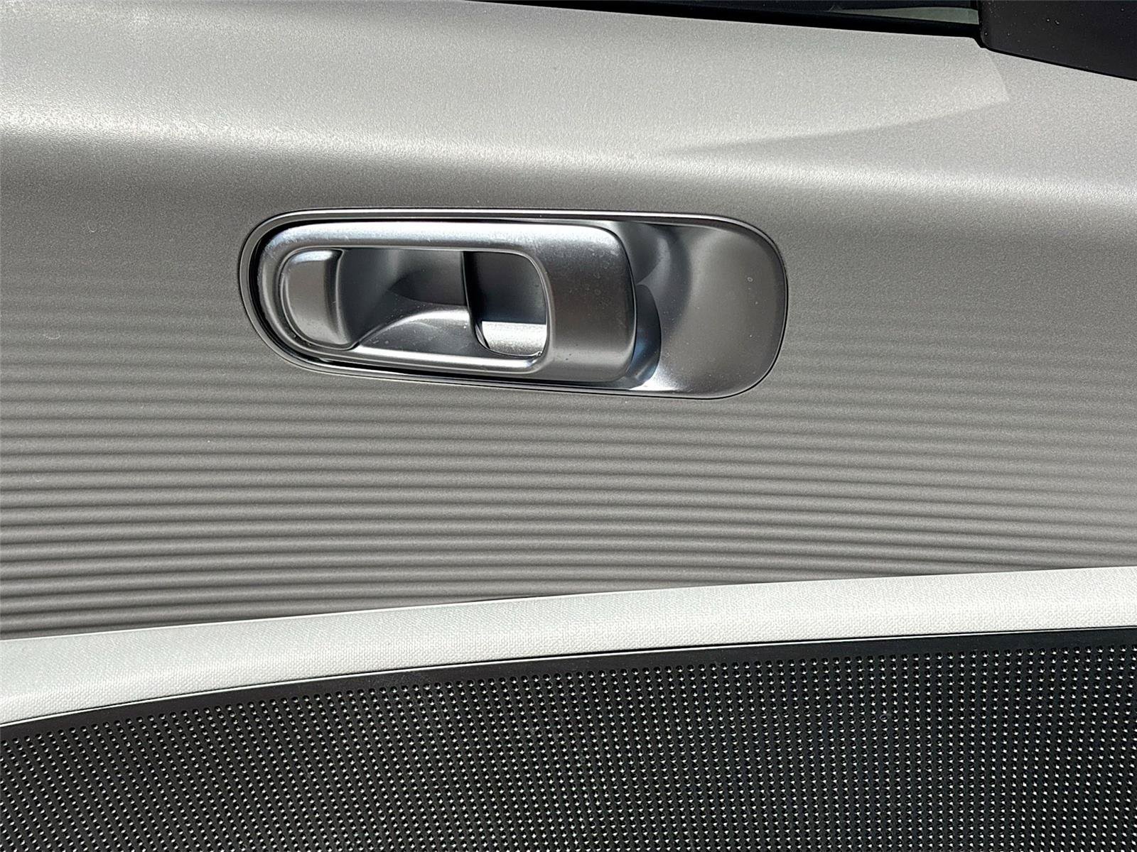 Used 2025 Hyundai Ioniq 6 SEL RWD image 18