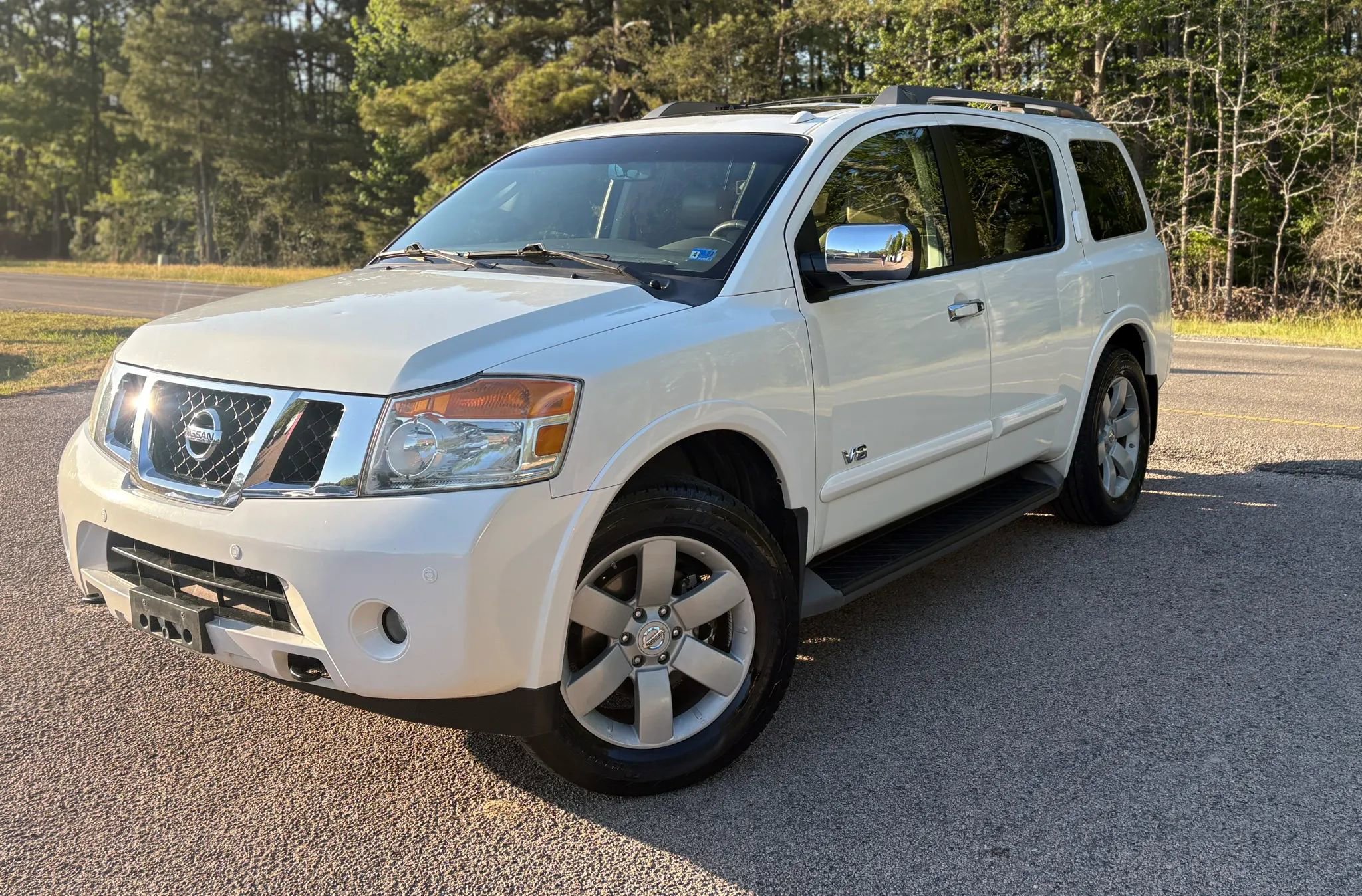 Used 2008 Nissan Armada LE w/ Technology Pkg AWD/4WD image 2
