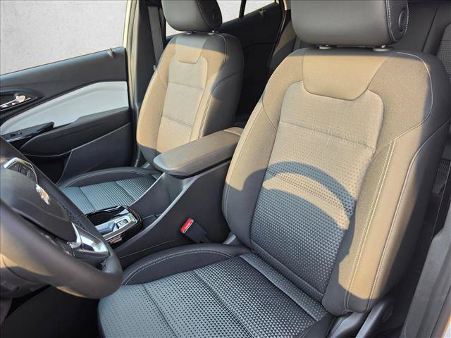 New 2026 Chevrolet Trax LT w/ Sunroof Package FWD image 23