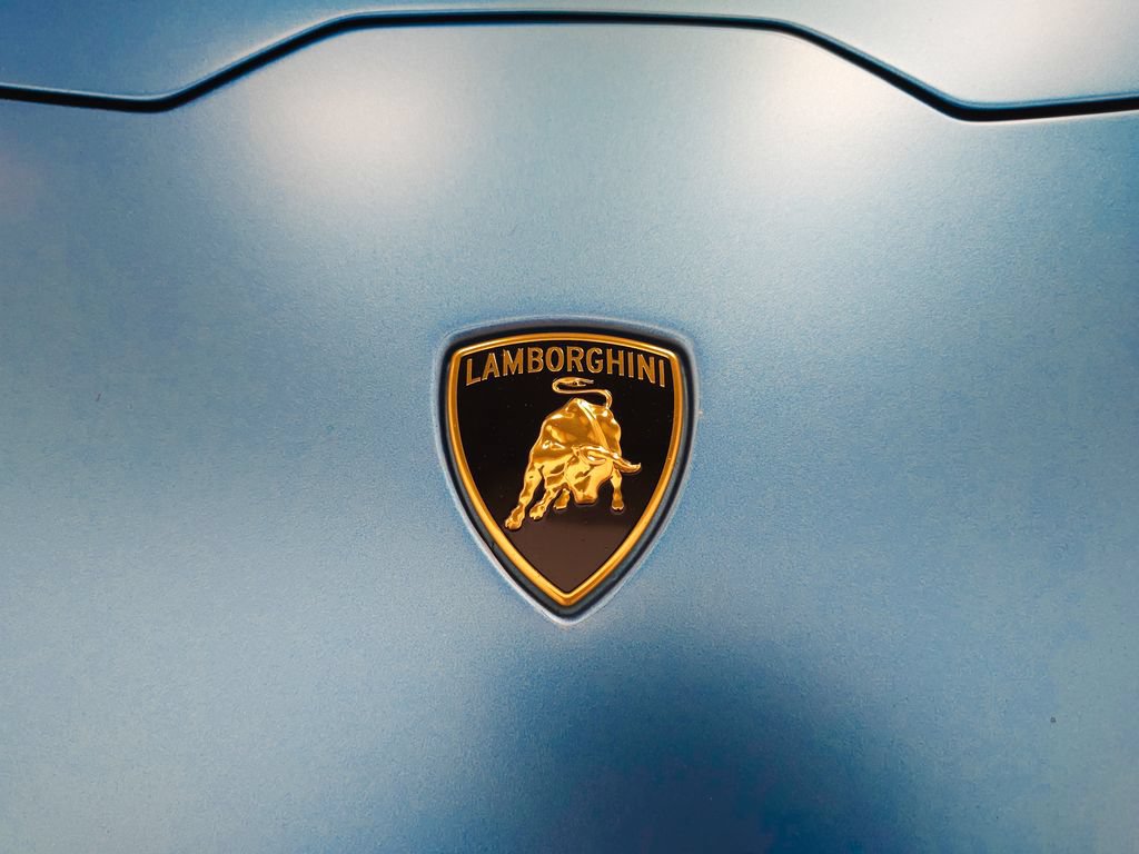 Used 2022 Lamborghini Huracan EVO RWD image 3