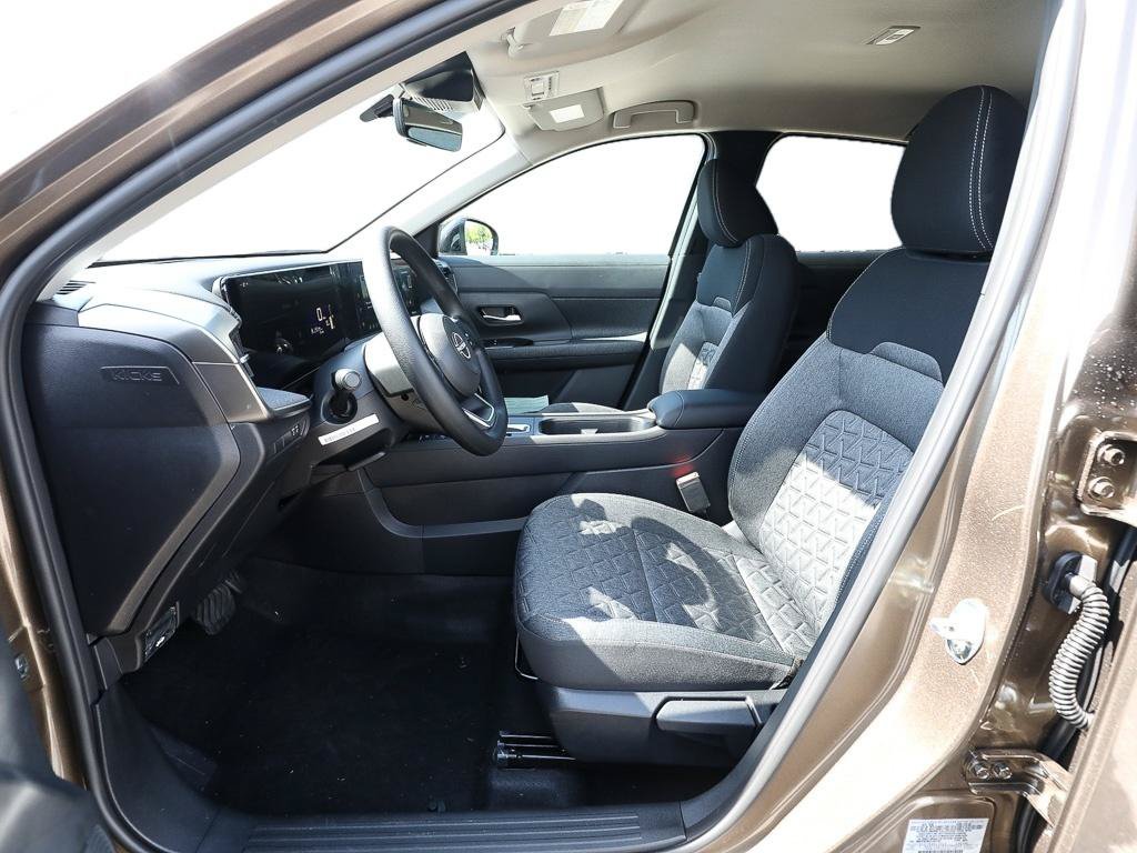 New 2026 Nissan Kicks SV w/ Interior Electronics Package AWD/4WD image 9