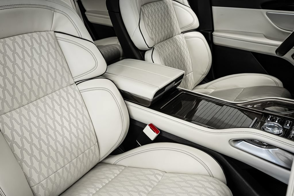 Used 2024 Lincoln Nautilus Black Label w/ Jet Appearance Package (87T) AWD/4WD image 30