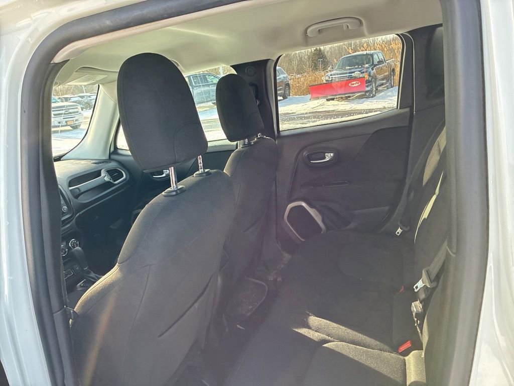 Used 2016 Jeep Renegade Latitude image 17