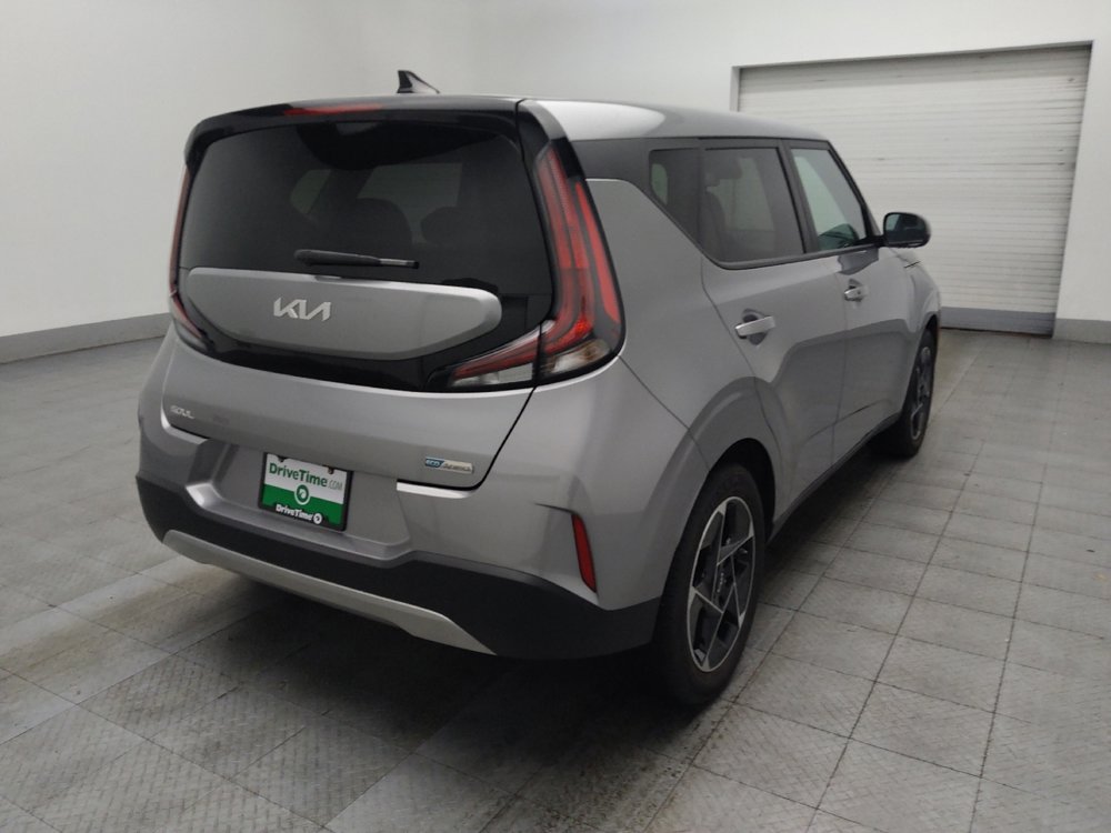 Used 2025 Kia Soul EX image 9