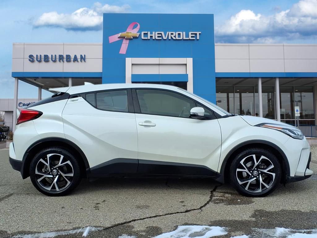 Used 2021 Toyota C-HR LE image 4