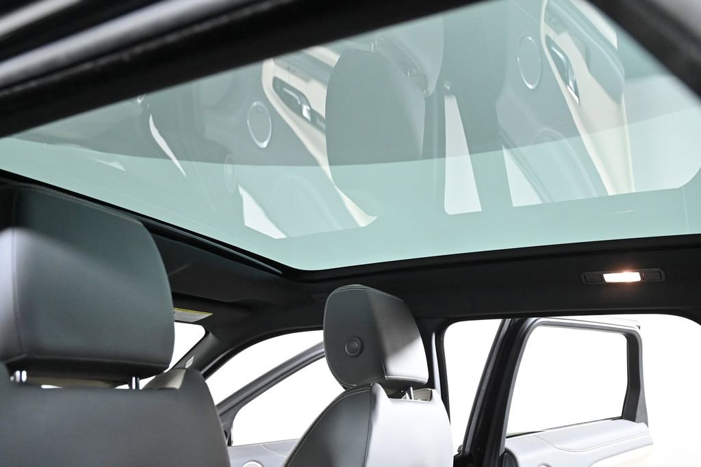 Used 2016 Land Rover Range Rover Evoque SE image 27