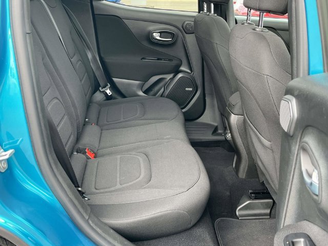 Certified 2021 Jeep Renegade Latitude w/ Luxury Group I FWD image 21