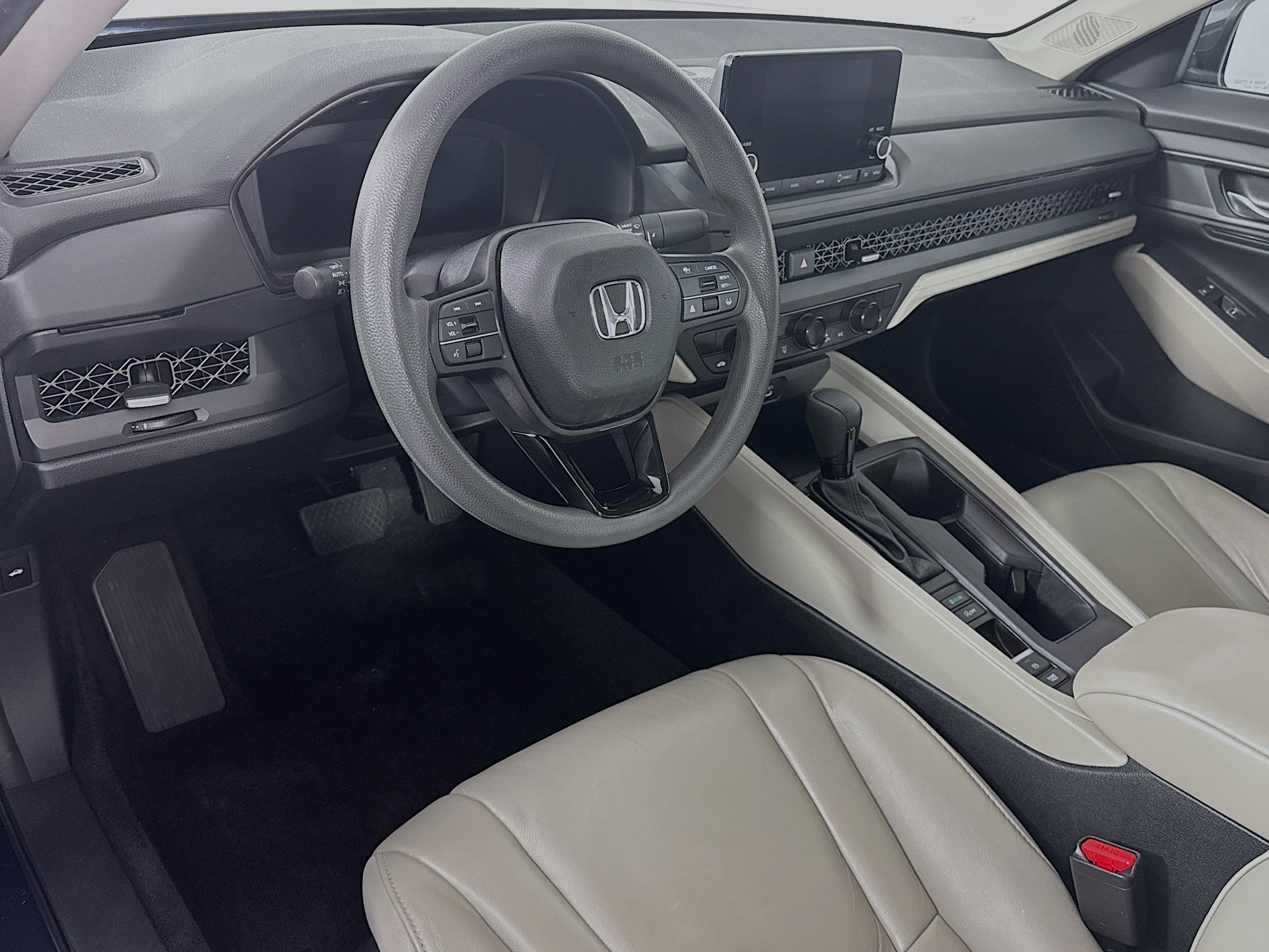 Certified 2023 Honda Accord EX image 9