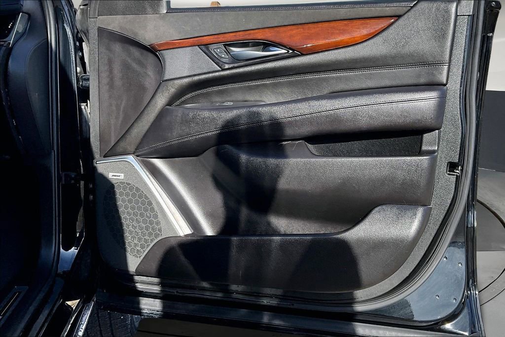 Used 2019 Cadillac Escalade Premium Luxury image 26