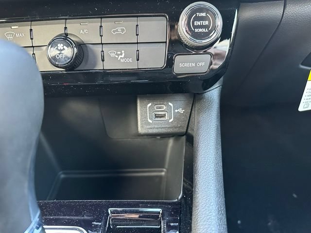 New 2026 Jeep Compass Latitude AWD/4WD image 34