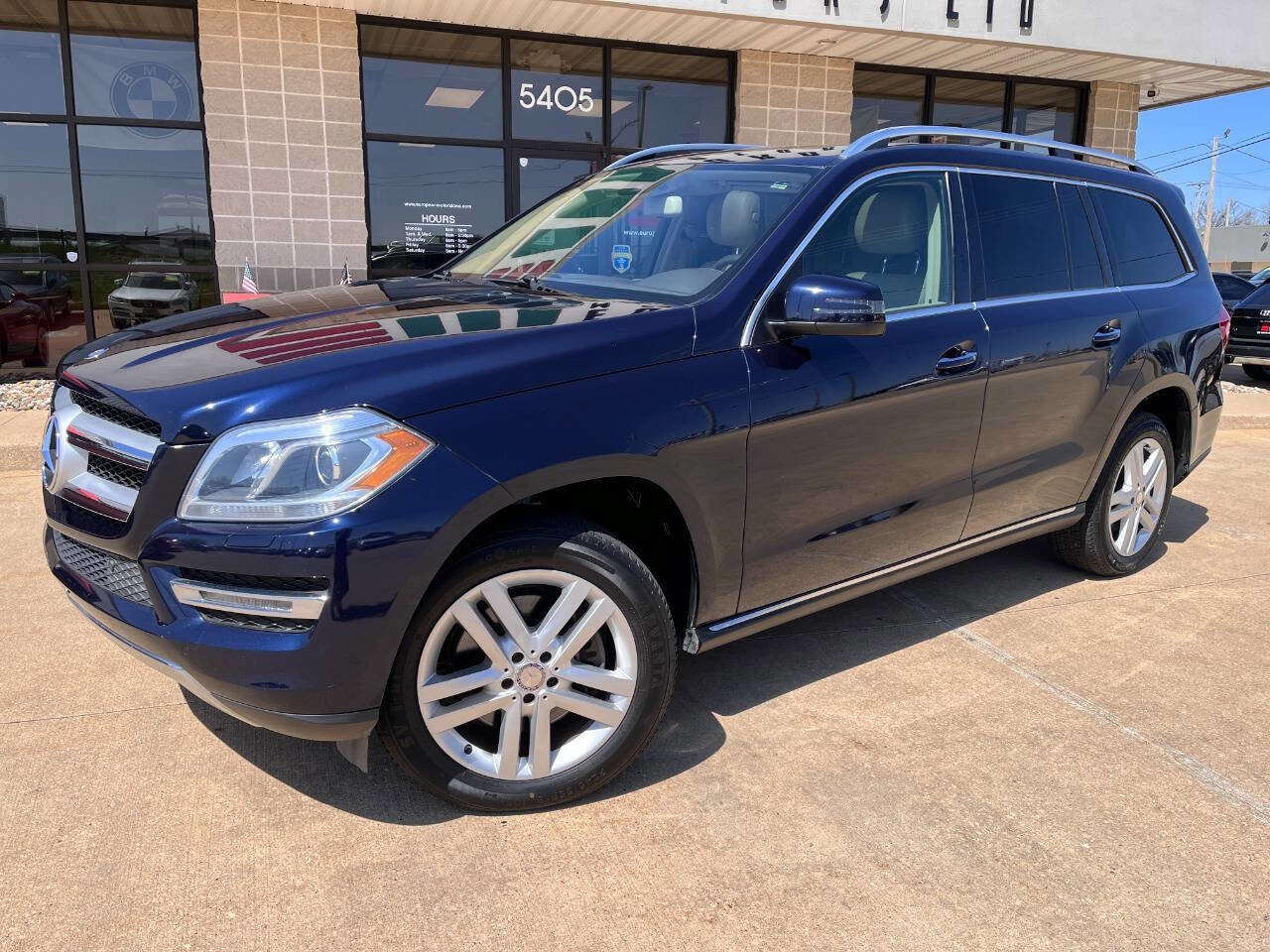 Used 2016 Mercedes-Benz GL 450 4MATIC image 2