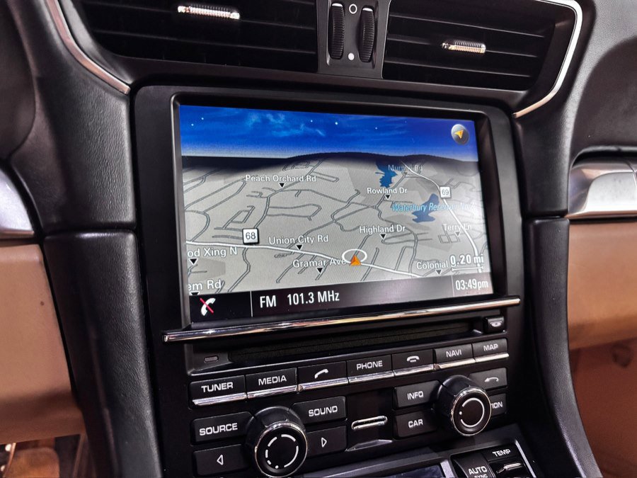 Used 2015 Porsche 911 Carrera image 18