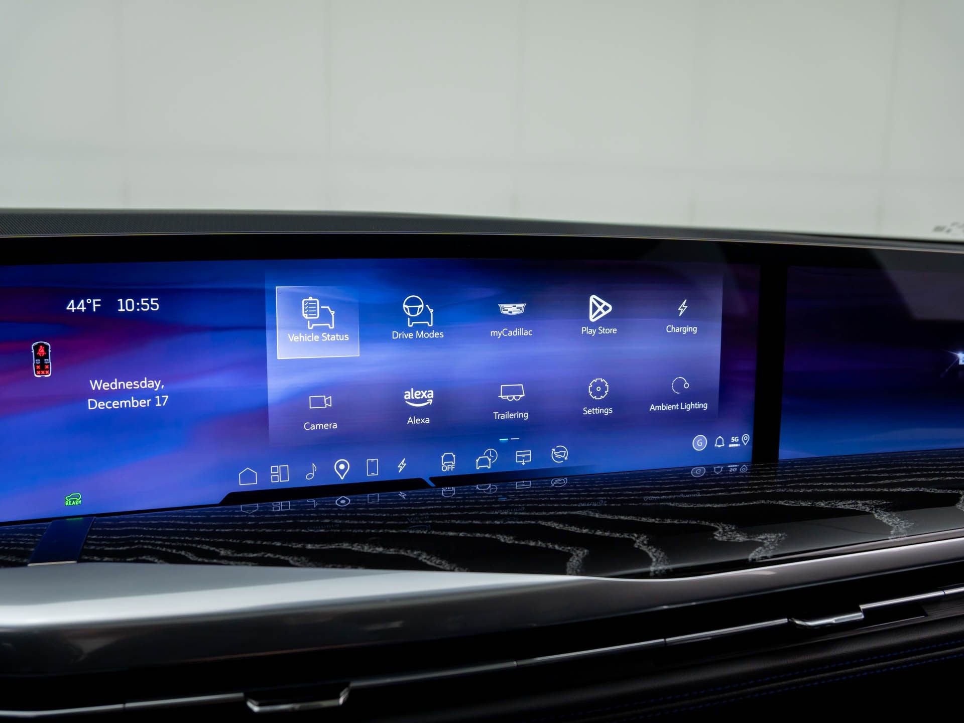 New 2025 Cadillac Escalade IQ Sport 1 w/ LPO, ONYX Package image 23