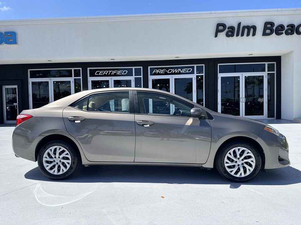 Used 2018 Toyota Corolla LE FWD image 23