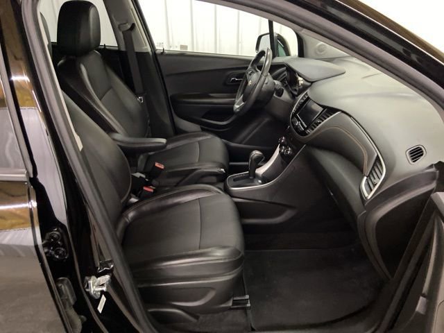 Used 2022 Chevrolet Trax LT w/ LT Convenience Package AWD/4WD image 28