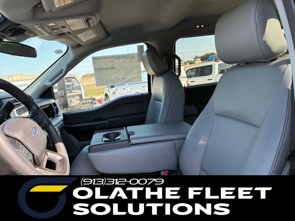 New 2026 Ford F550 4x4 Crew Cab image 13