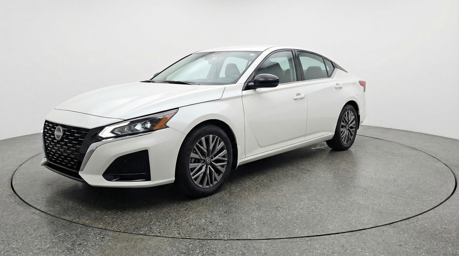Used 2025 Nissan Altima 2.5 SV image 3