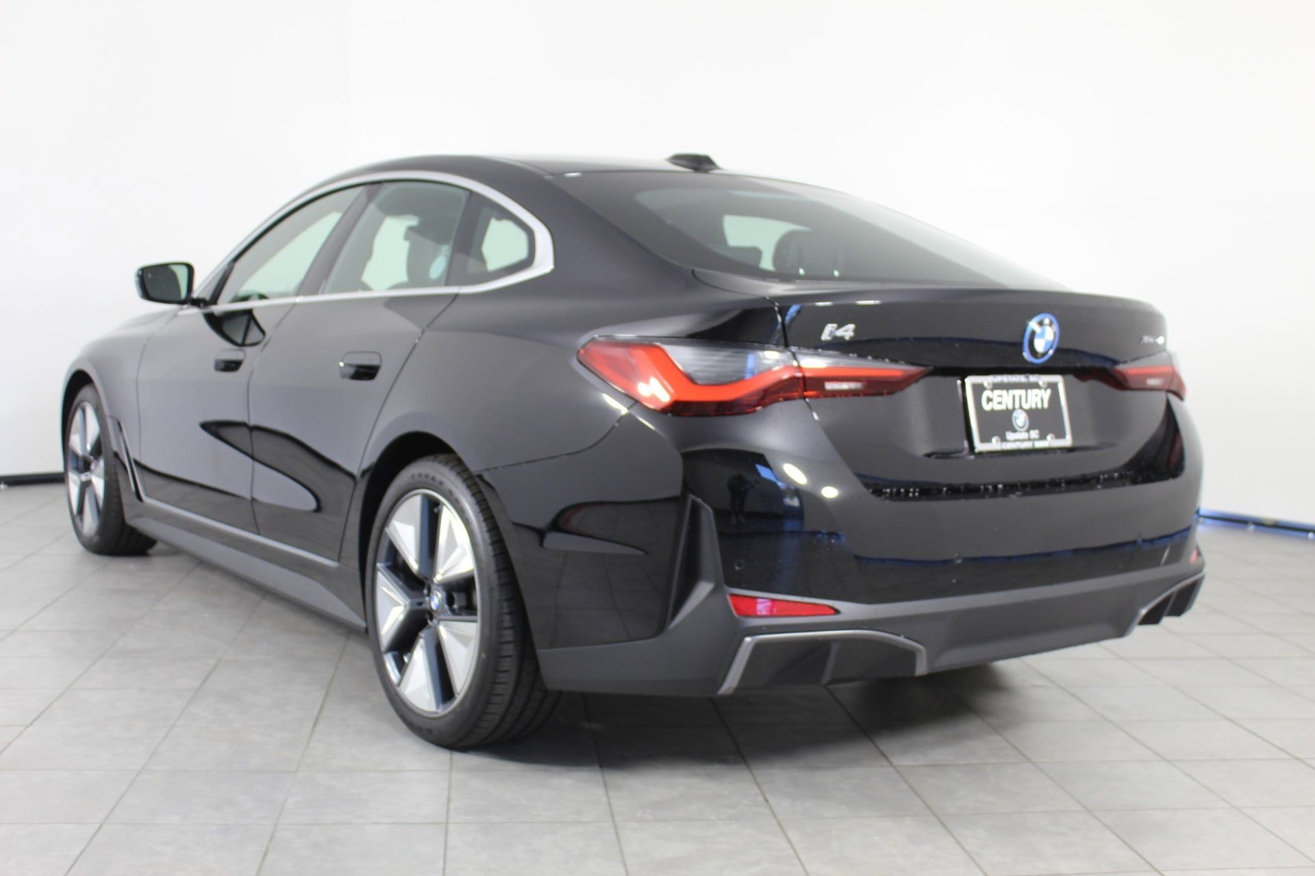 Used 2025 BMW i4 xDrive40i image 3