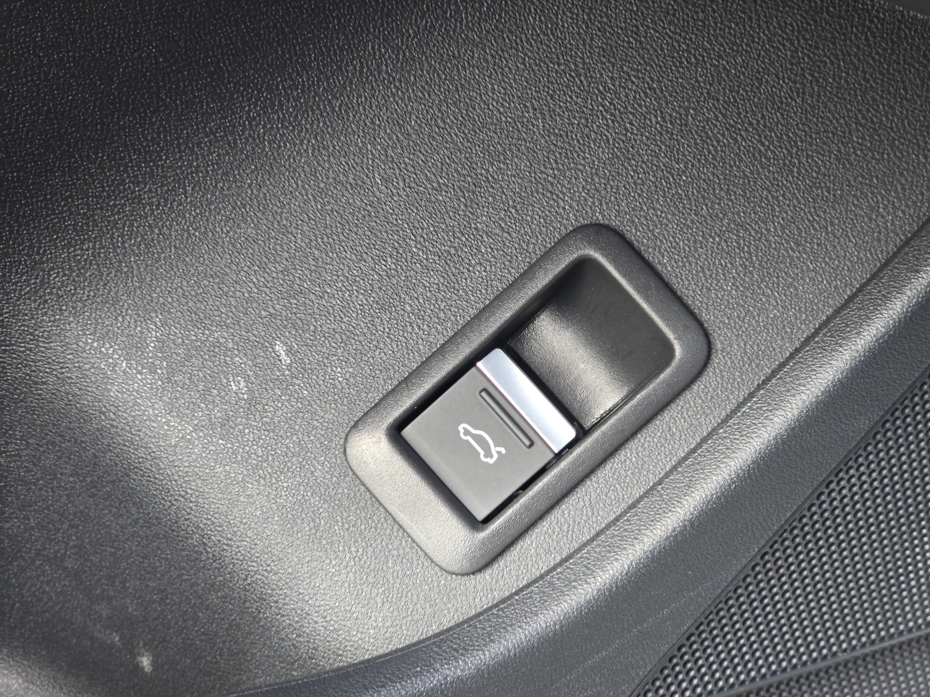 Used 2023 Audi Q4 e-tron Premium Plus AWD/4WD image 38