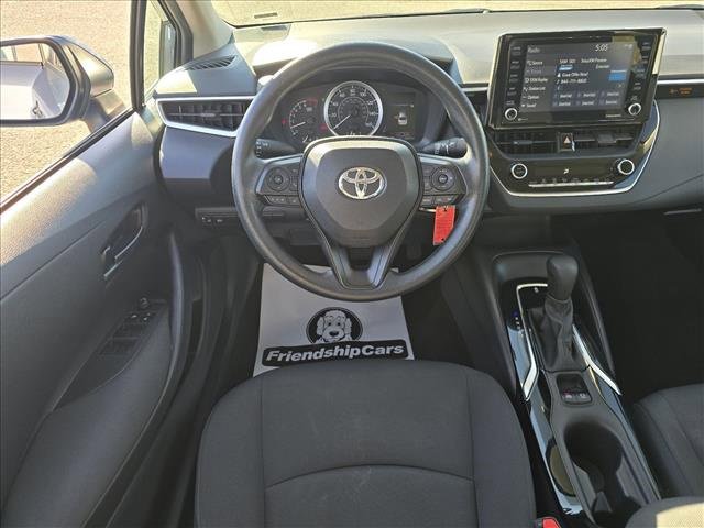 Used 2022 Toyota Corolla LE image 3