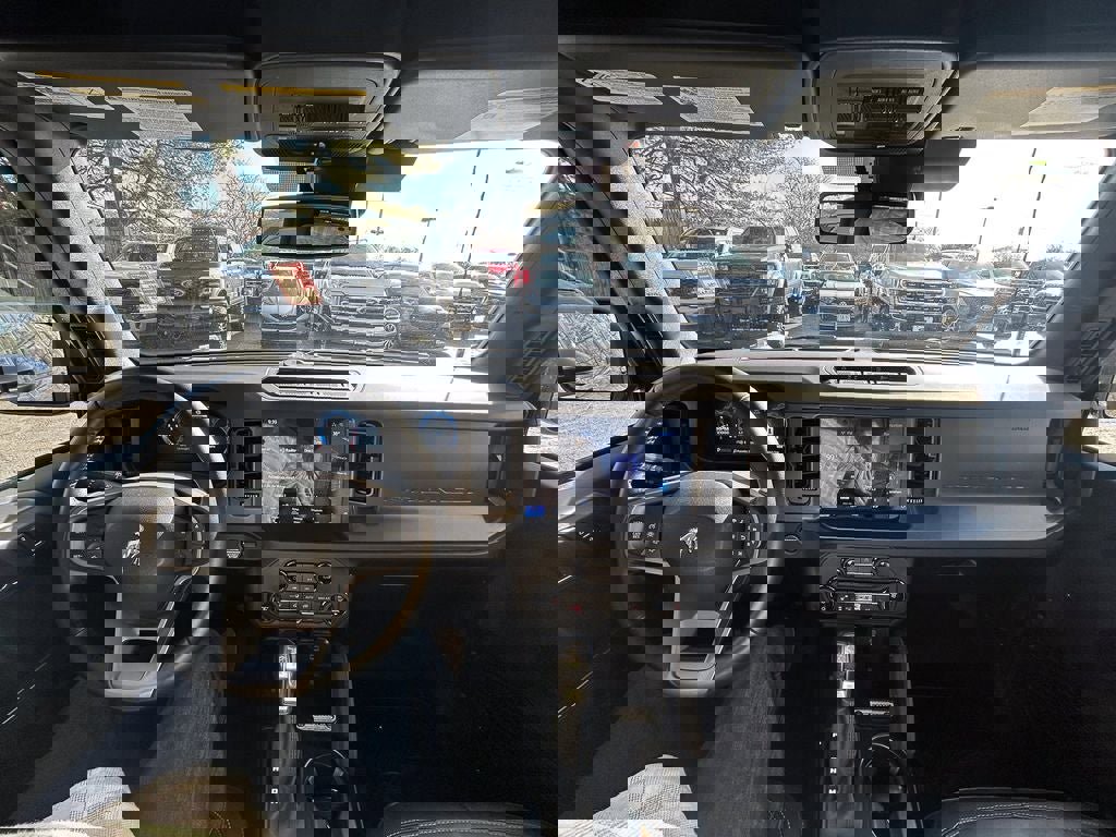 Used 2025 Ford Bronco Badlands image 21