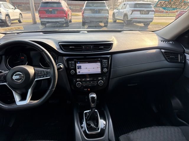 Used 2017 Nissan Rogue SV w/ SV Premium Package image 20