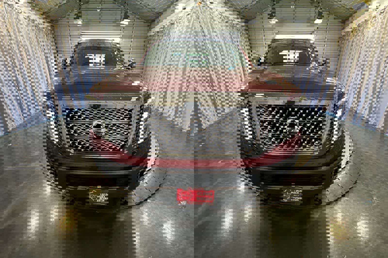 Used 2019 Nissan Titan Platinum Reserve w/ Platinum Utility Package image 11