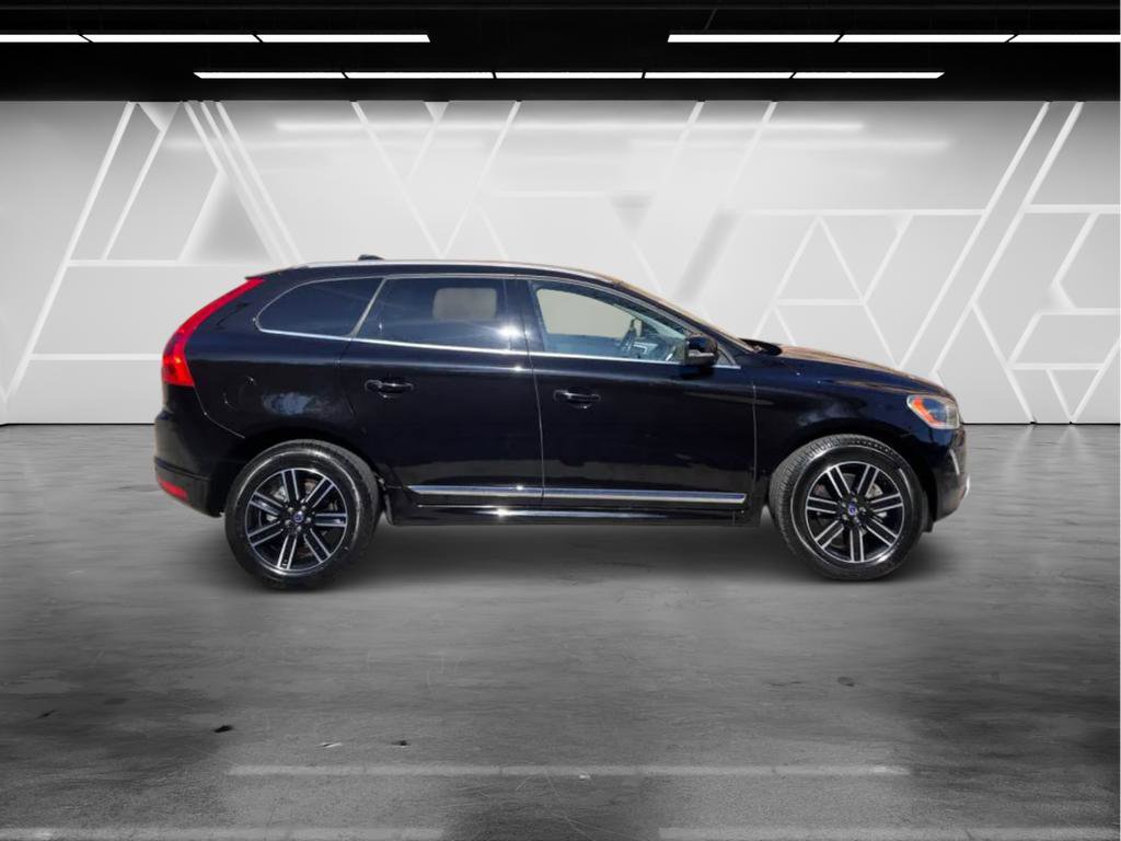 Used 2017 Volvo XC60 T5 Dynamic w/ Preferred Option Package image 18