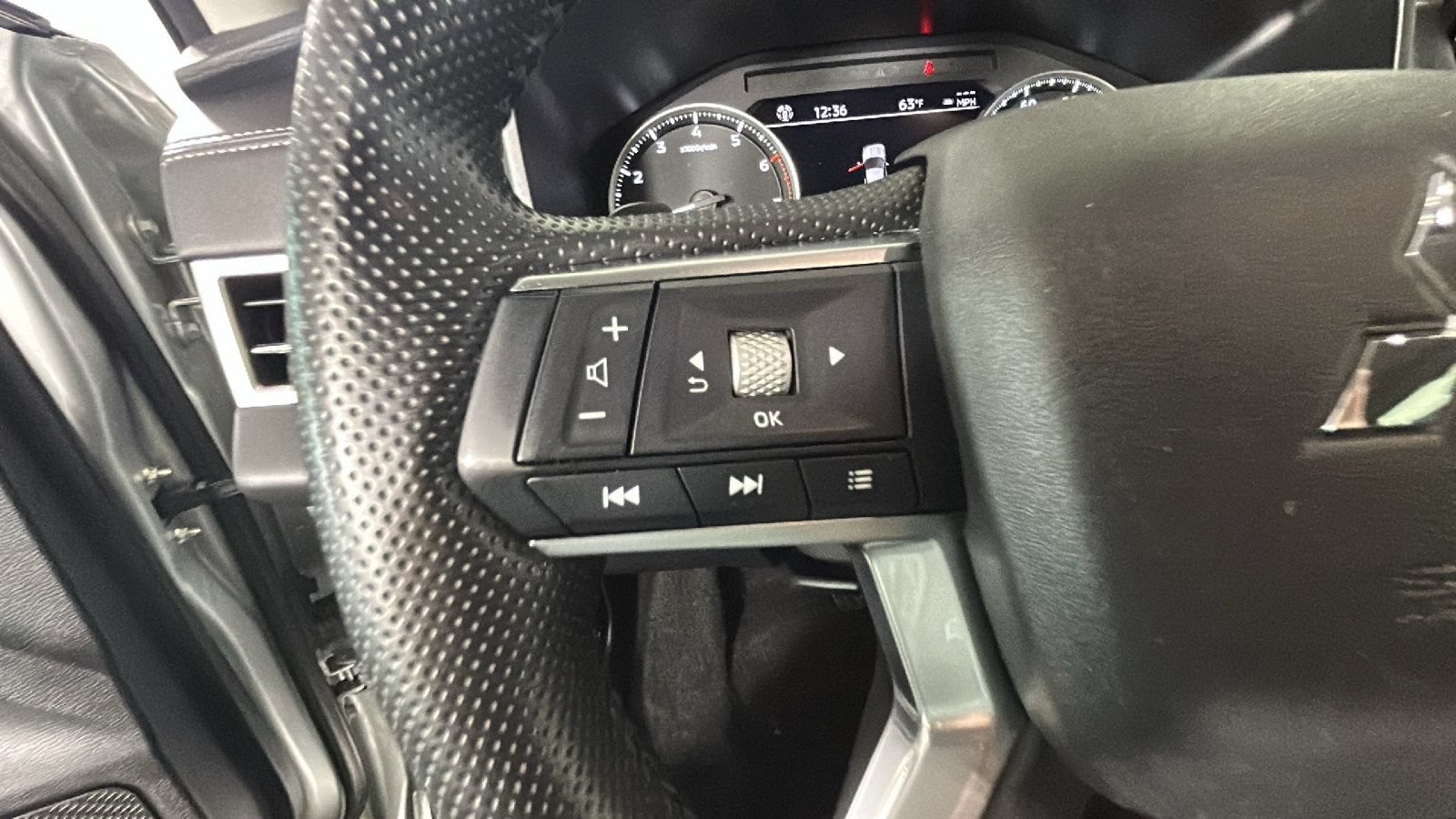 Used 2025 Mitsubishi Outlander SE AWD/4WD image 18