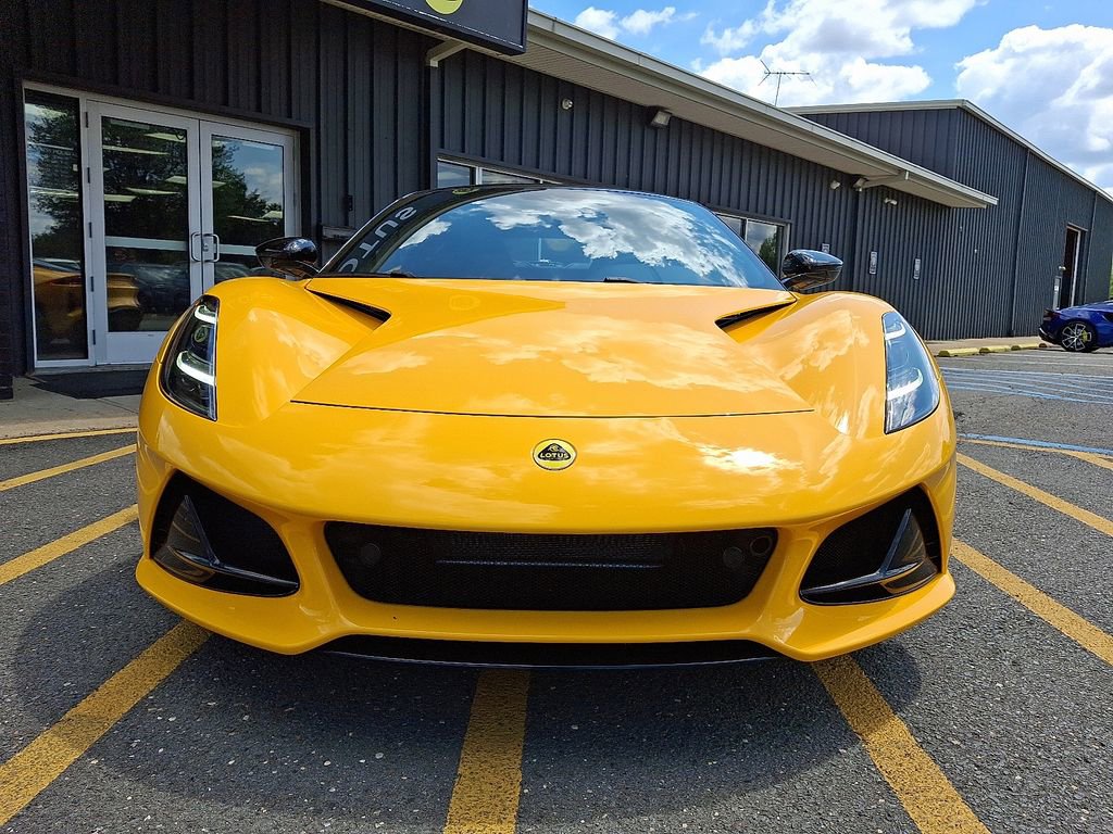 Used 2025 Lotus Emira image 8