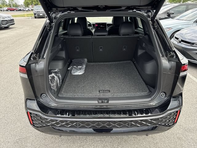 New 2026 Volkswagen Tiguan SE R-Line FWD image 25