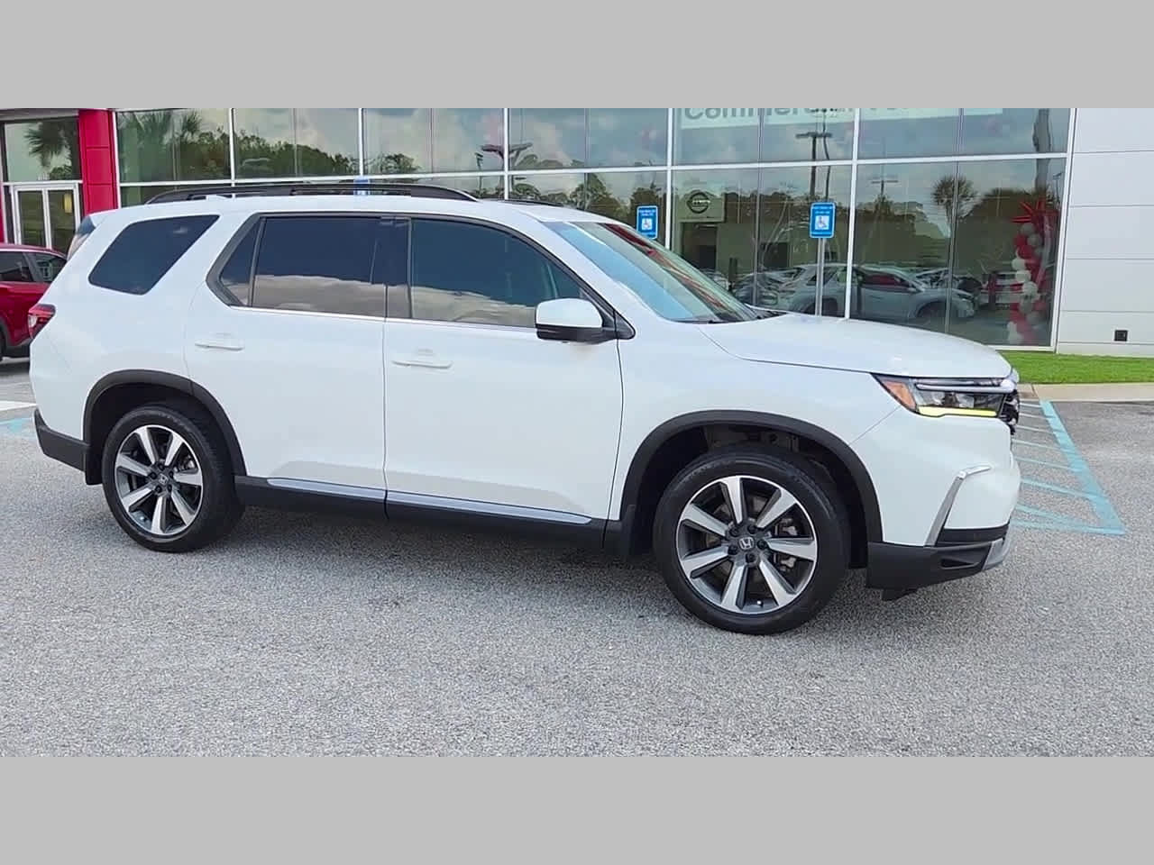 Used 2025 Honda Pilot Elite image 37