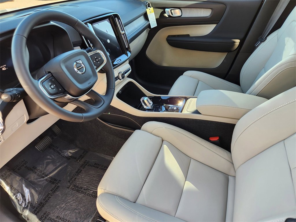 New 2026 Volvo XC40 B5 Plus w/ Protection Package Premier image 6