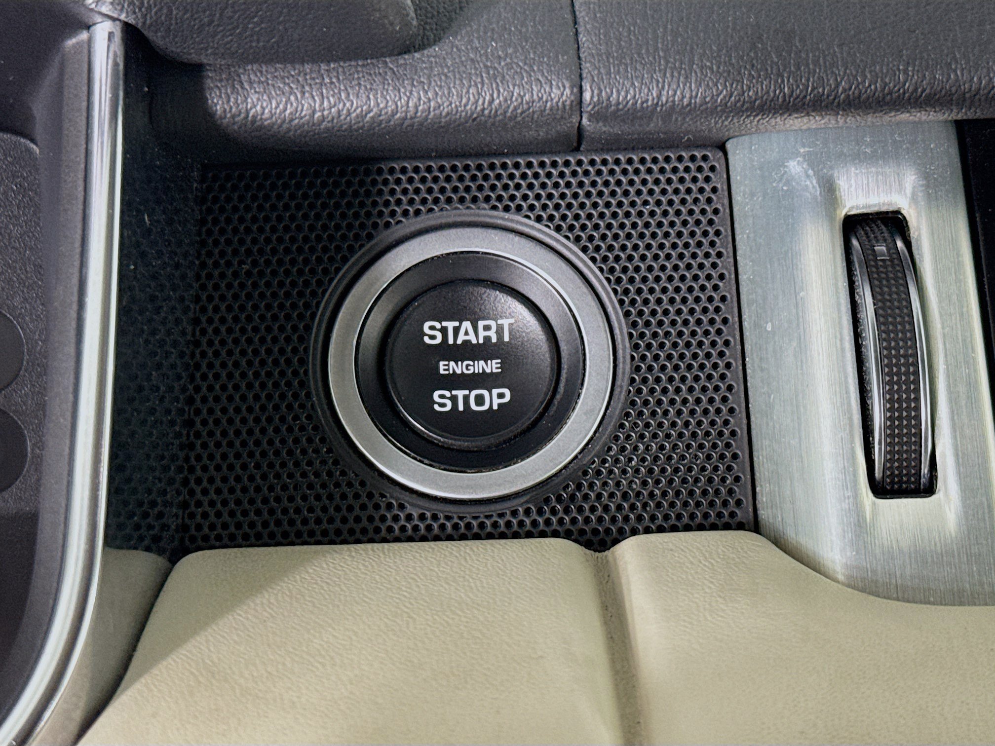 Used 2019 Land Rover Range Rover Supercharged AWD/4WD image 19