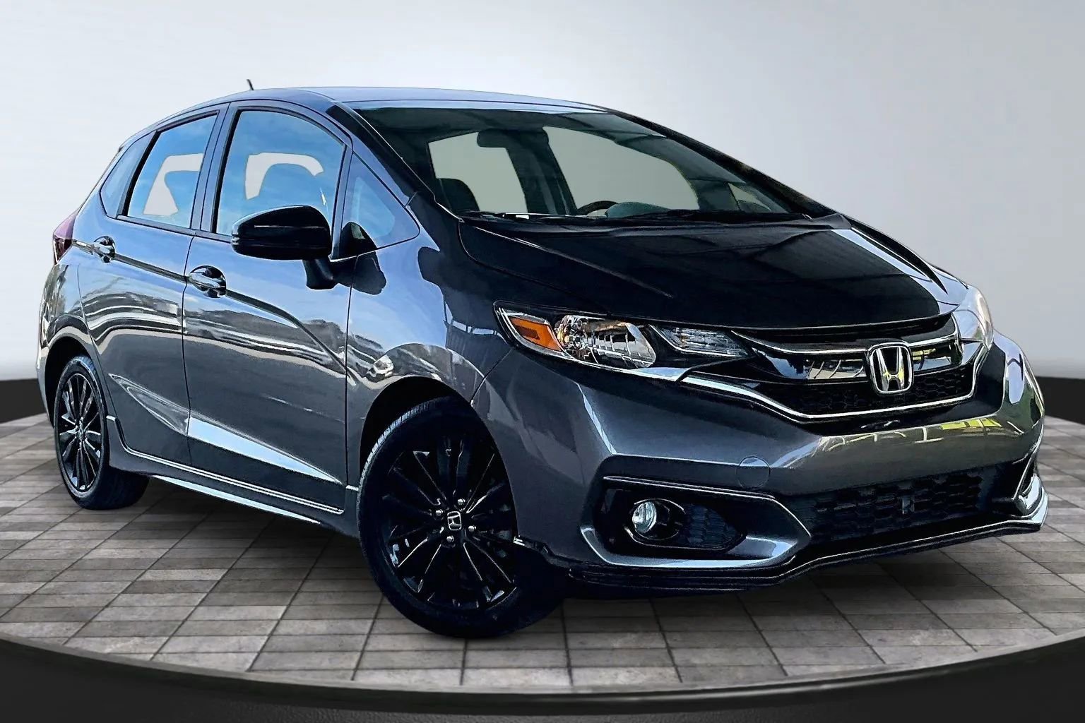 Used 2018 Honda Fit Sport image 3