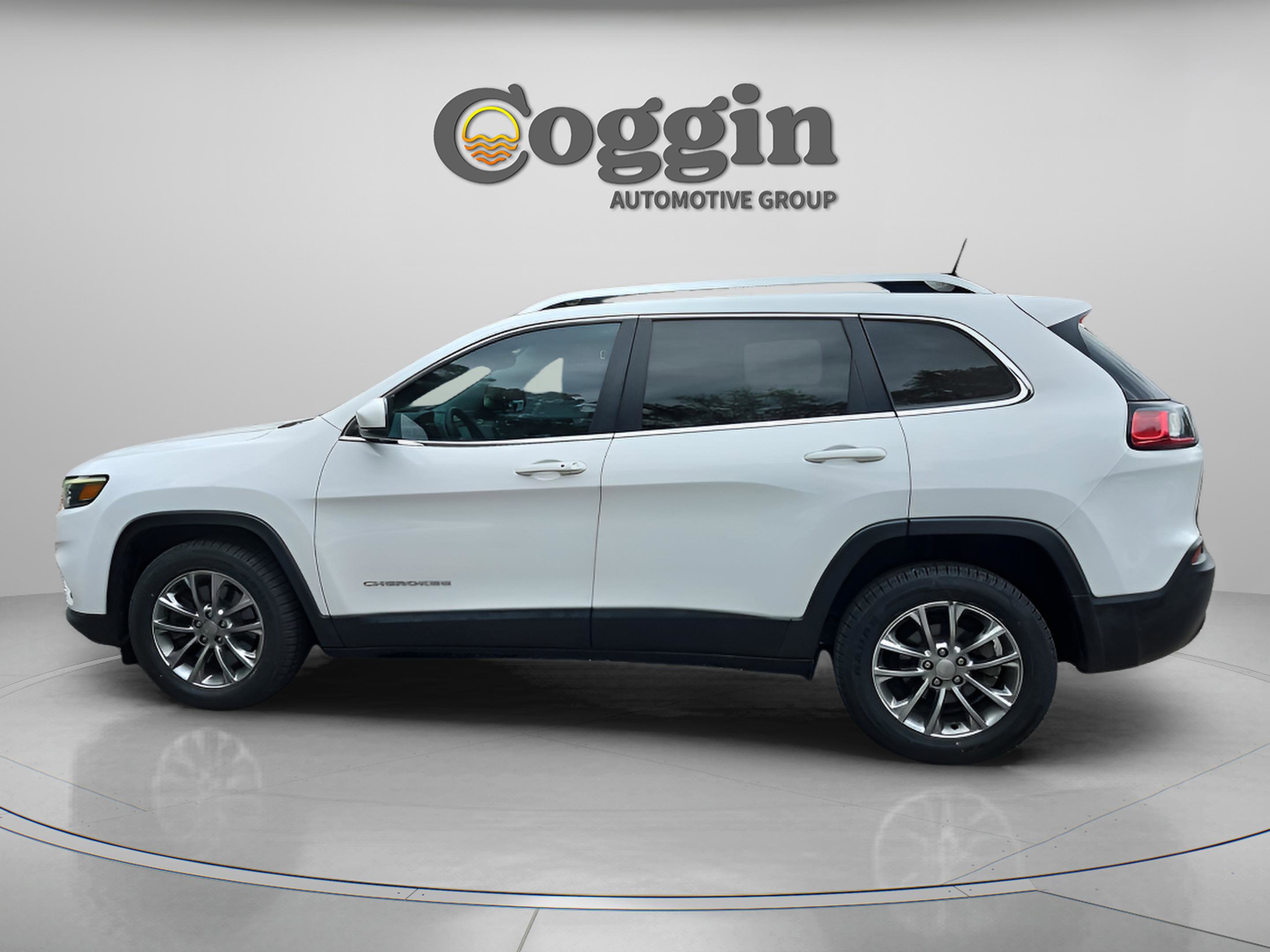 Used 2020 Jeep Cherokee Latitude Plus w/ Comfort/Convenience Group image 2