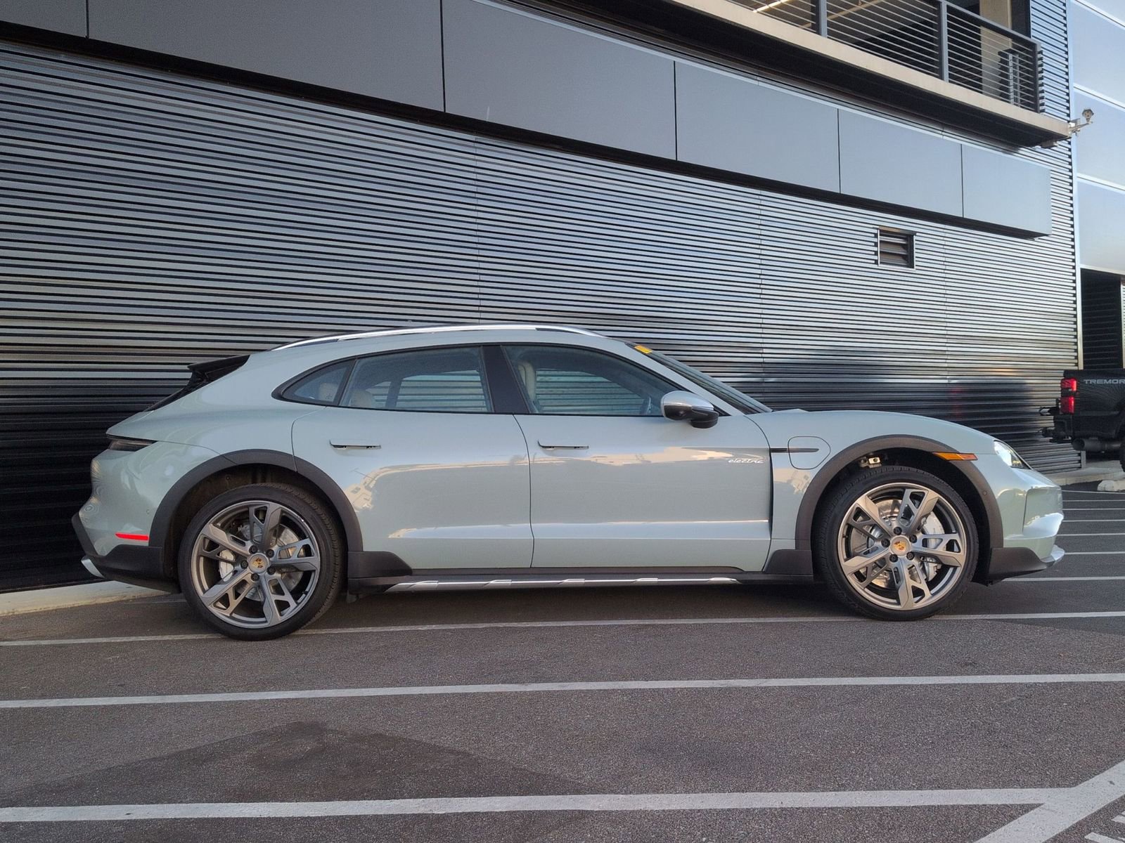 Certified 2025 Porsche Taycan 4 Cross Turismo image 8