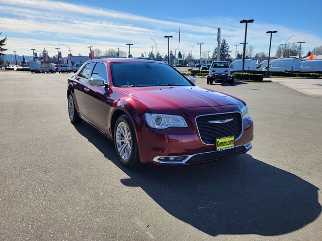Used 2017 Chrysler 300 C image 7
