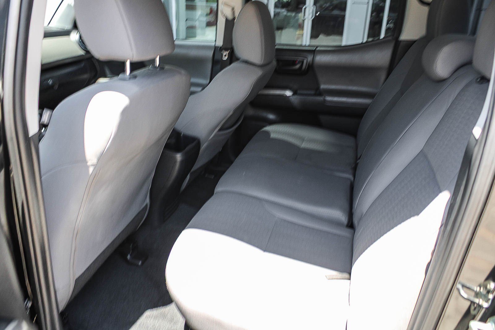Used 2018 Toyota Tacoma SR5 RWD image 20