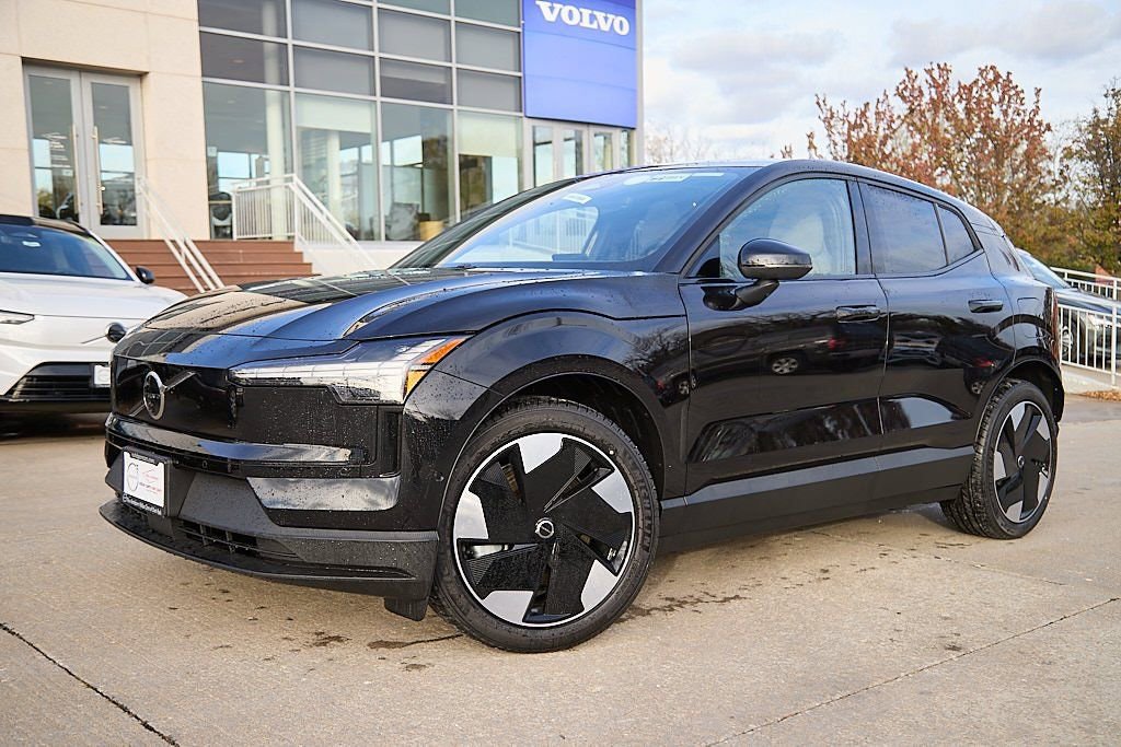 New 2025 Volvo EX30 Ultra w/ Protection Package Premier AWD/4WD image 2