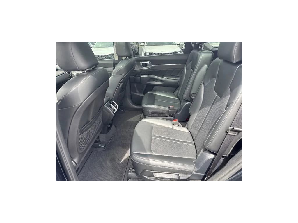 Used 2021 Kia Sorento SX AWD/4WD image 16