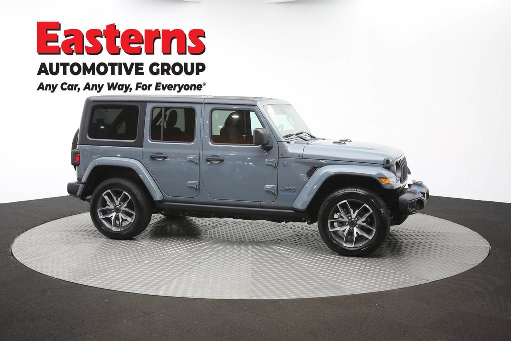 Used 2024 Jeep Wrangler Unlimited w/ Convenience Group AWD/4WD image 47