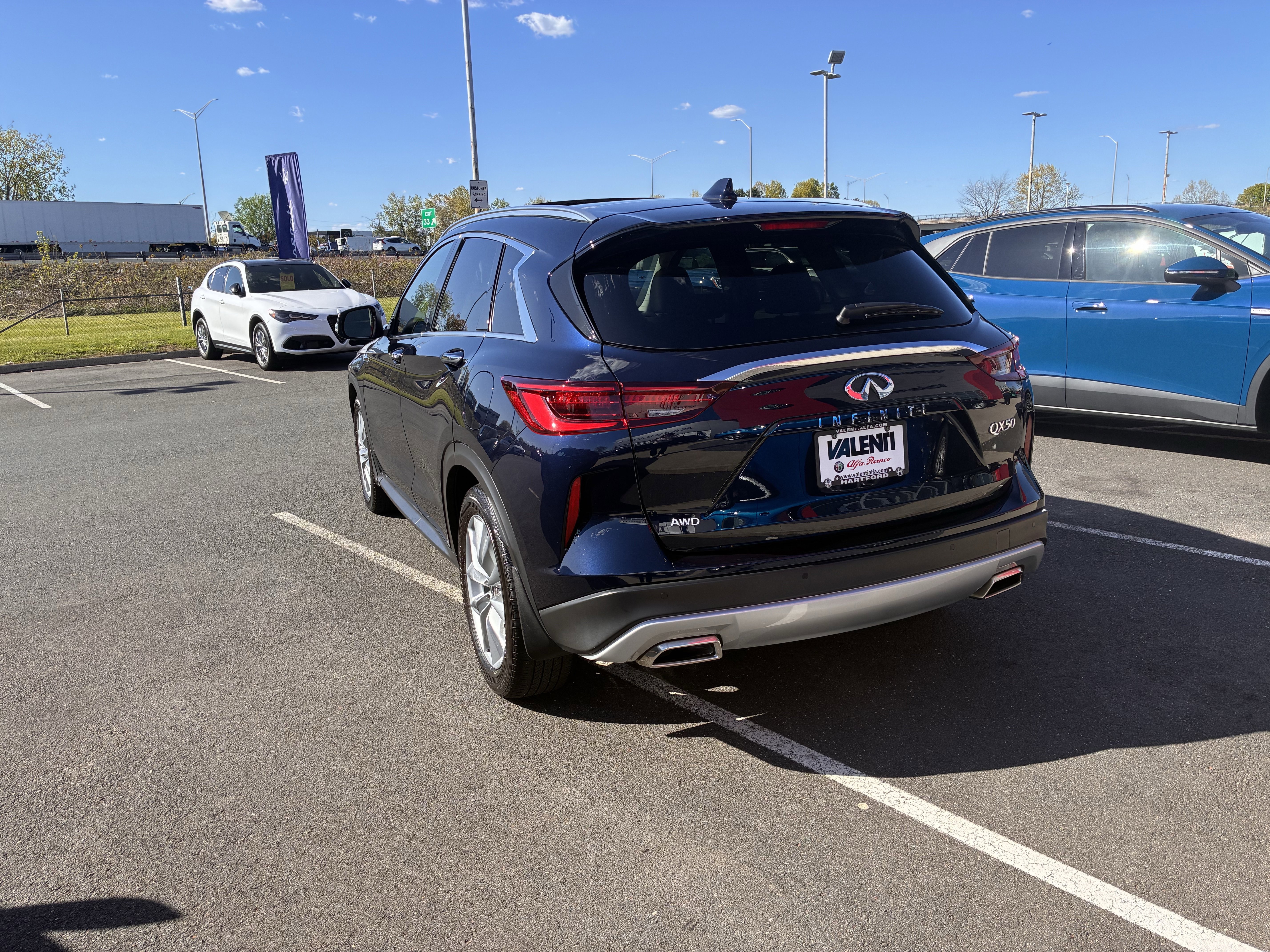 Used 2022 INFINITI QX50 Luxe AWD/4WD image 9