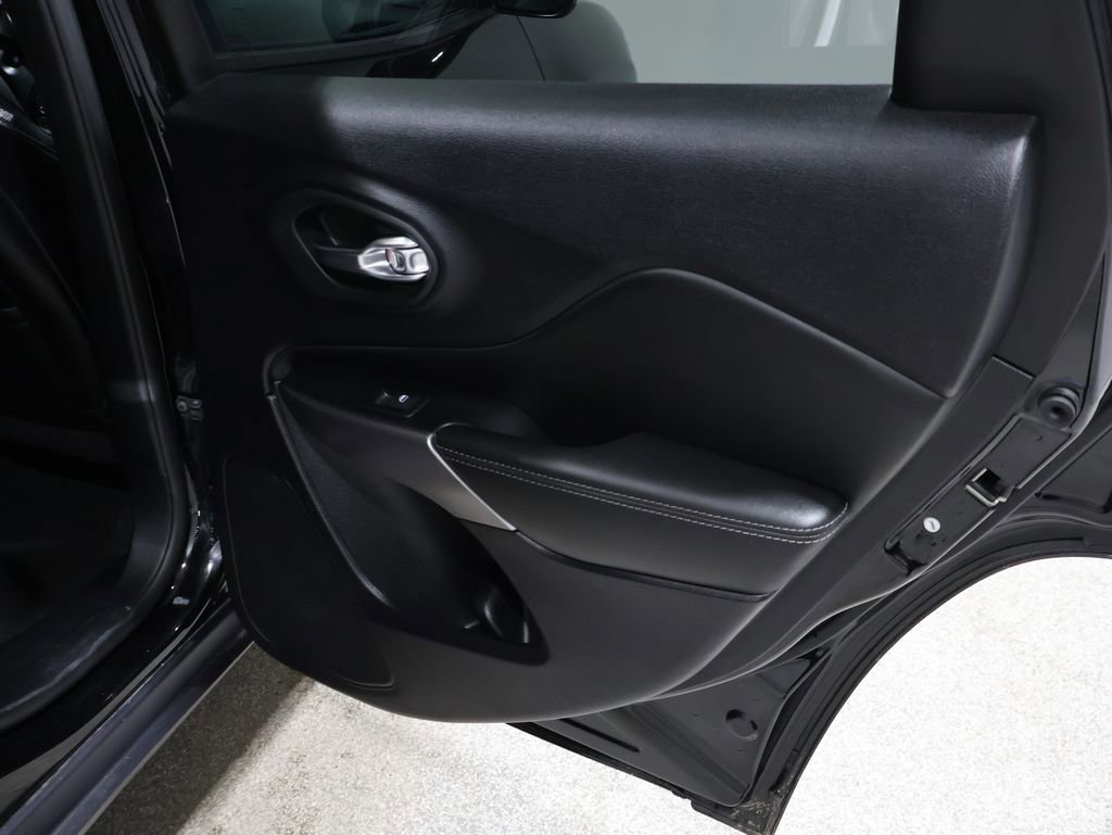 Certified 2022 Jeep Cherokee Latitude Lux image 22