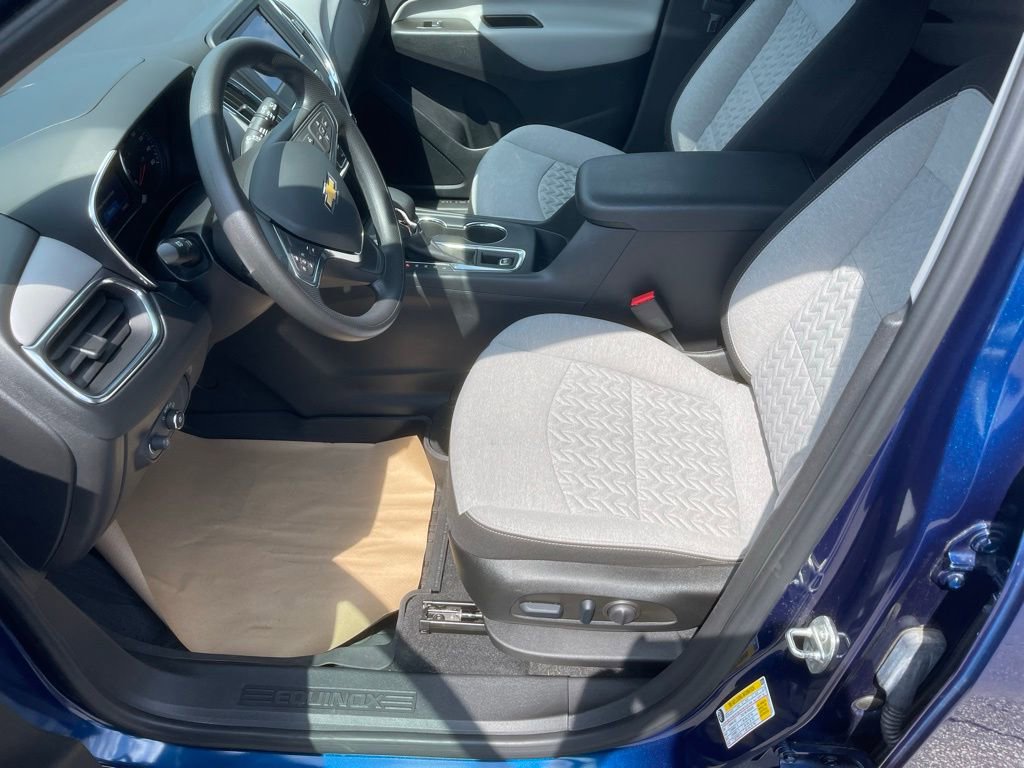 Used 2023 Chevrolet Equinox LS w/ LS Convenience Package FWD image 11